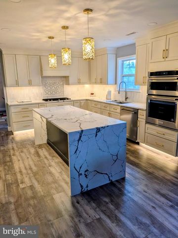 611 TALL PINES LN, Horsham, PA 19044