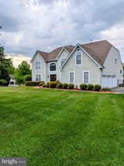 611 TALL PINES LN, Horsham, PA 19044