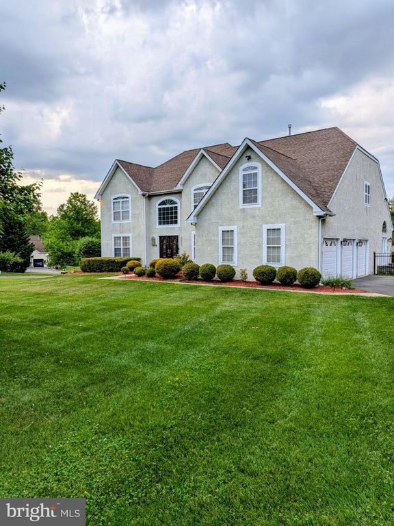 611 TALL PINES LN, Horsham, PA 19044