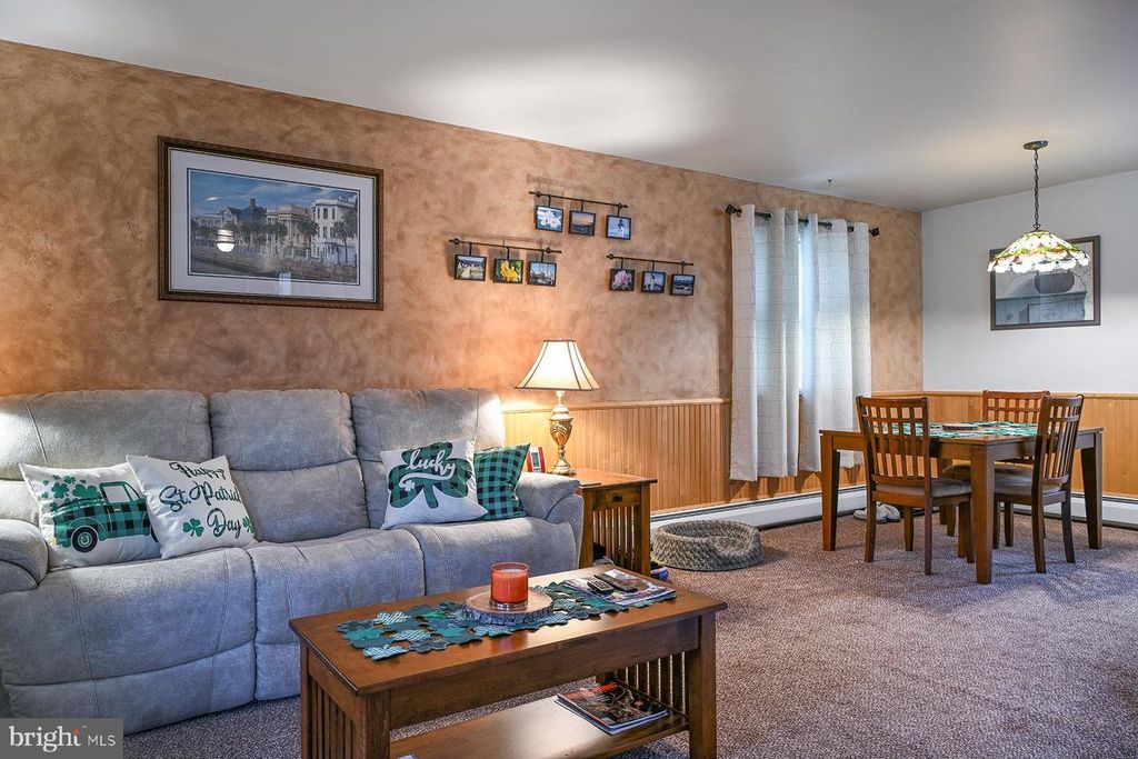 Image 2 of property listing at 589 NEIMAN RD, Pottstown, PA 19465