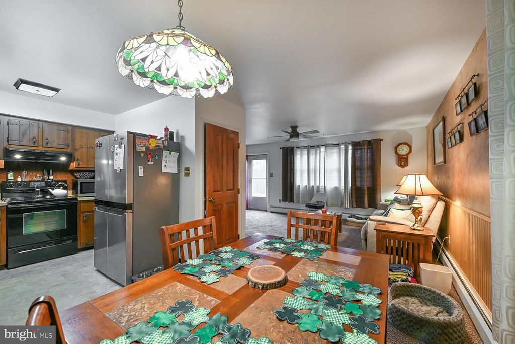 Image 4 of property listing at 589 NEIMAN RD, Pottstown, PA 19465