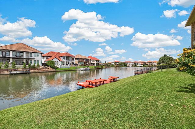 18943 Villa Bergamo Lane, Houston, TX 77094