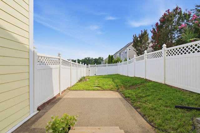 7726 Porter House Dr, Nashville, TN 37211