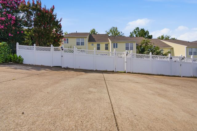 7726 Porter House Dr, Nashville, TN 37211