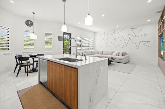 12021 SW 82nd Pl, Miami, FL 33156