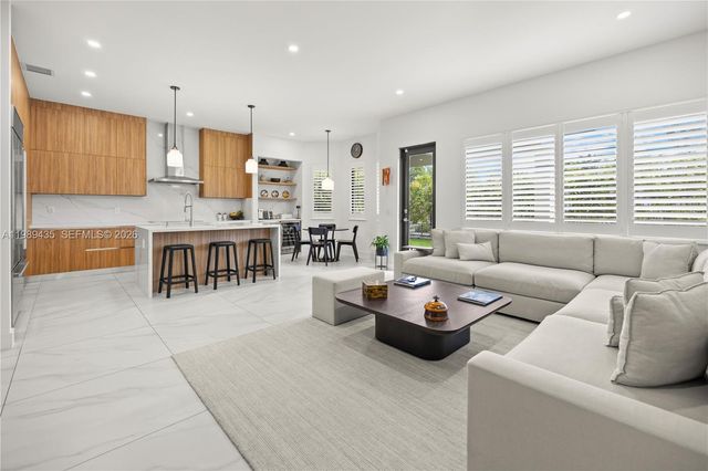 12021 SW 82nd Pl, Miami, FL 33156