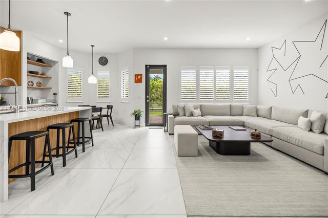 12021 SW 82nd Pl, Miami, FL 33156