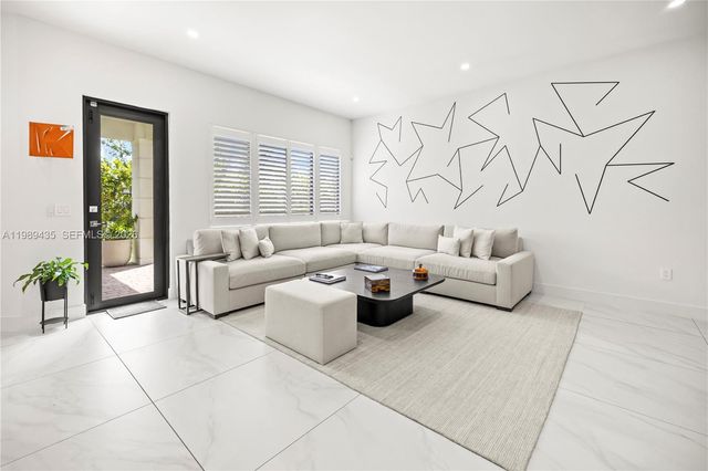 12021 SW 82nd Pl, Miami, FL 33156