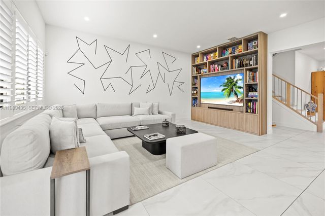 12021 SW 82nd Pl, Miami, FL 33156