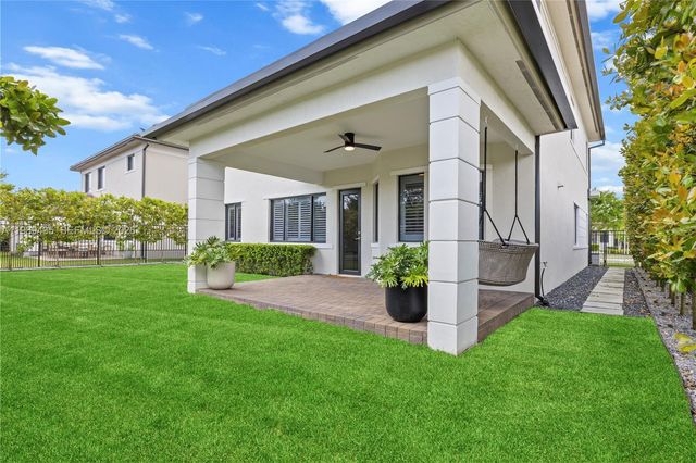 12021 SW 82nd Pl, Miami, FL 33156