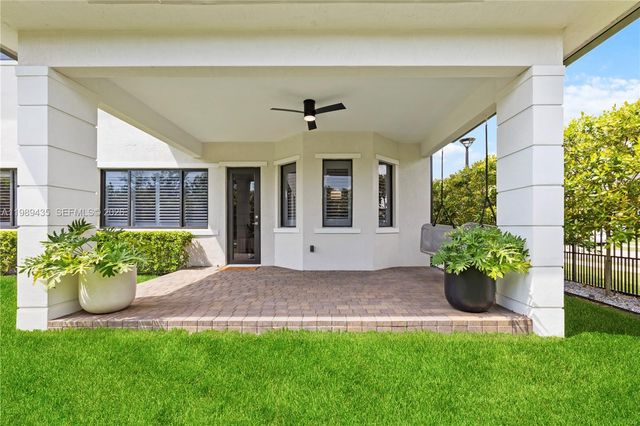 12021 SW 82nd Pl, Miami, FL 33156