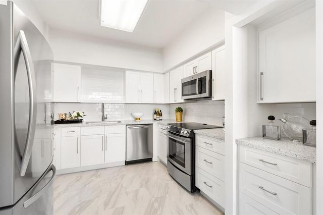 14 Greenway Plaza 12L, Houston, TX 77046