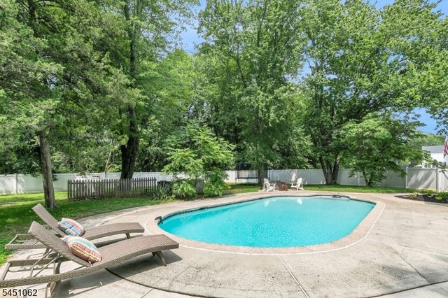 67 Kinnan Way, Bernards Twp., NJ 07920