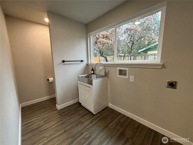 11713 100 Avenue Ct E, Puyallup, WA 98373