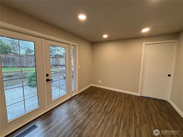 11713 100 Avenue Ct E, Puyallup, WA 98373