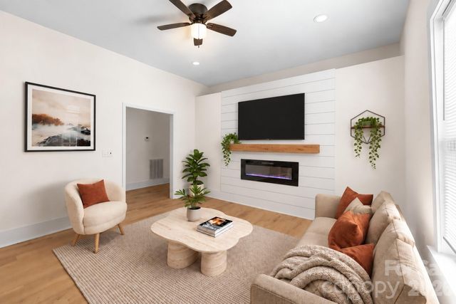 4309 Hovis Road, Charlotte, NC 28208