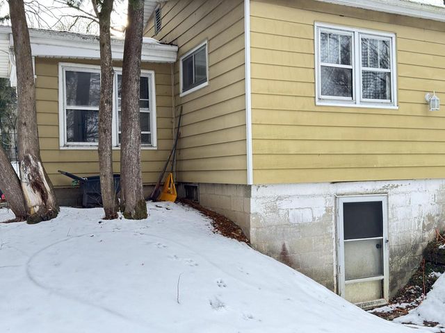 N44W28076 Capitol DRIVE, Pewaukee, WI 53072