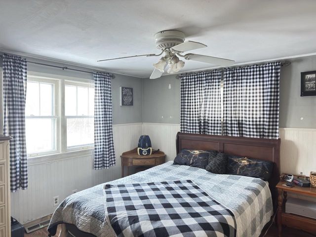 N44W28076 Capitol DRIVE, Pewaukee, WI 53072