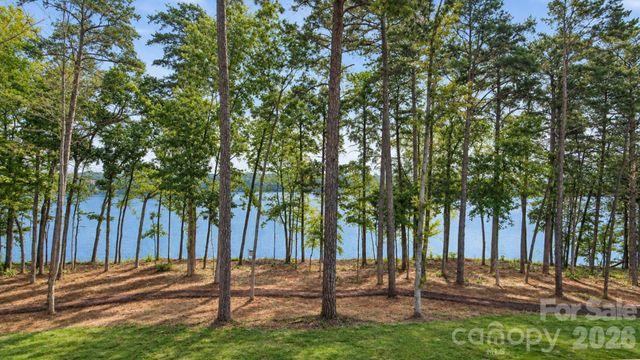 4531 Splash Trail, Sherrills Ford, NC 28673