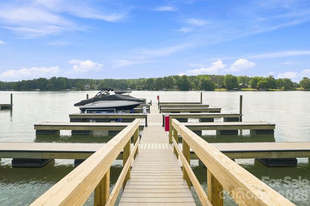 4531 Splash Trail, Sherrills Ford, NC 28673
