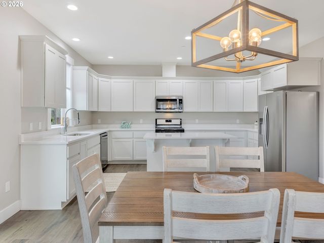 2188 Stanley Lake Ct, Seaside, OR 97138