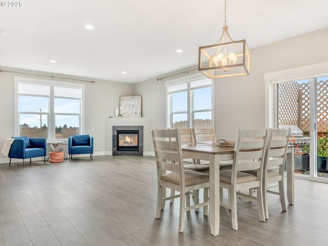 2188 Stanley Lake Ct, Seaside, OR 97138