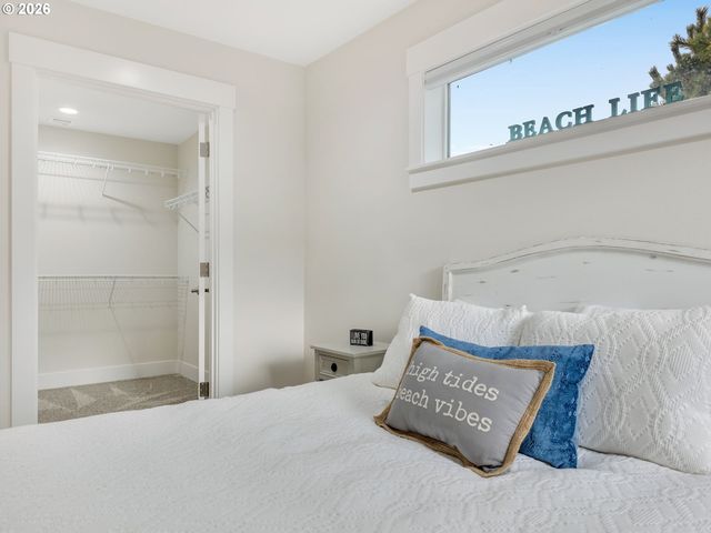 2188 Stanley Lake Ct, Seaside, OR 97138