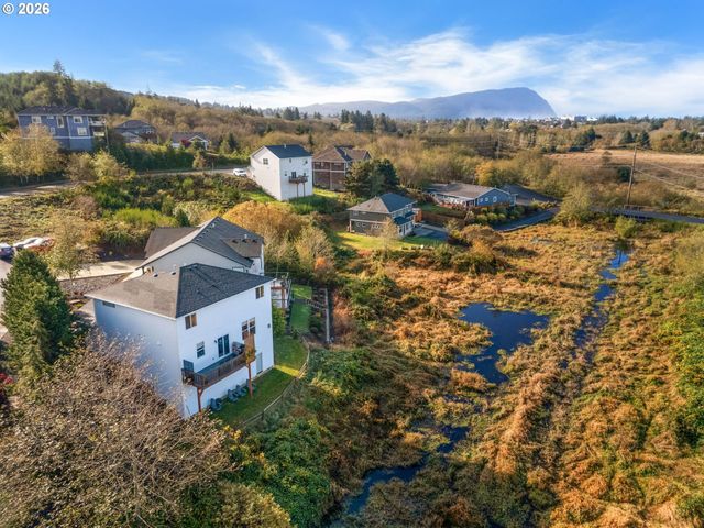 2188 Stanley Lake Ct, Seaside, OR 97138