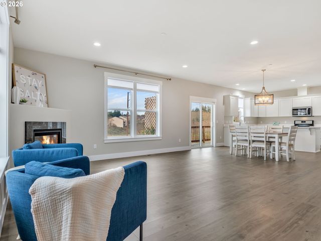 2188 Stanley Lake Ct, Seaside, OR 97138