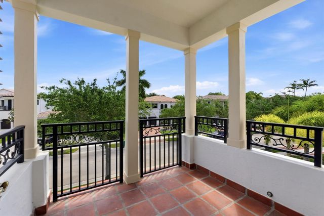 8289 Emerald Avenue, Parkland, FL 33076