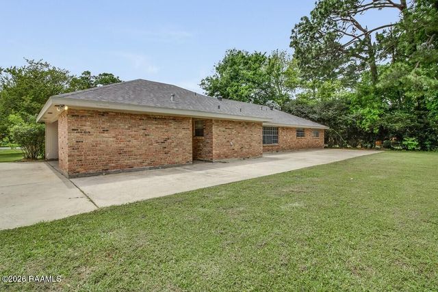 242 Monteigne Drive, Lafayette, LA 70506