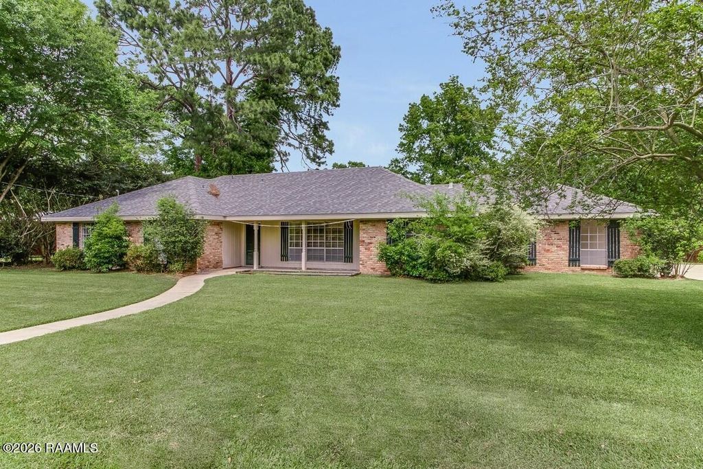 242 Monteigne Drive, Lafayette, LA 70506