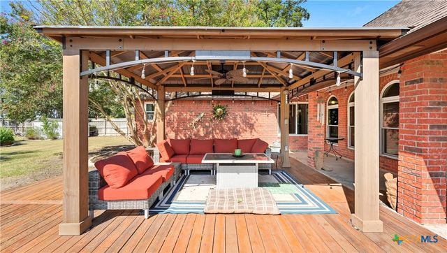 109 Bobwhite Trail, Seguin, TX 78155