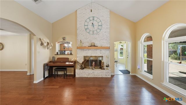 109 Bobwhite Trail, Seguin, TX 78155