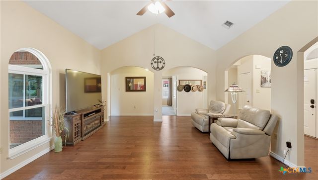 109 Bobwhite Trail, Seguin, TX 78155