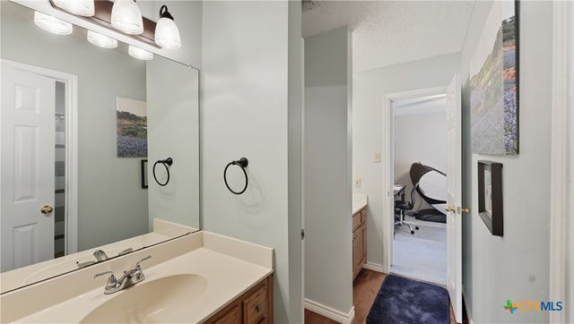 109 Bobwhite Trail, Seguin, TX 78155
