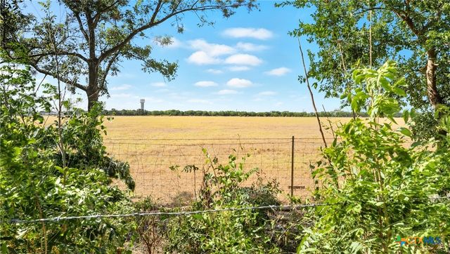 109 Bobwhite Trail, Seguin, TX 78155