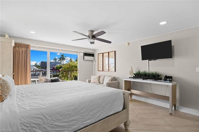 900 Broad AVE S # 110, Naples, FL 34102