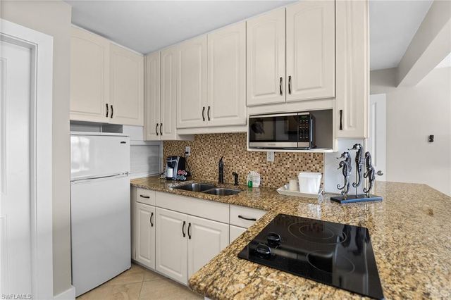 900 Broad AVE S # 110, Naples, FL 34102