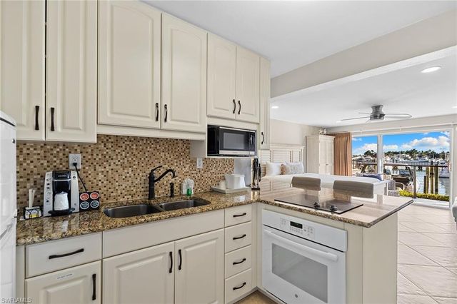 900 Broad AVE S # 110, Naples, FL 34102