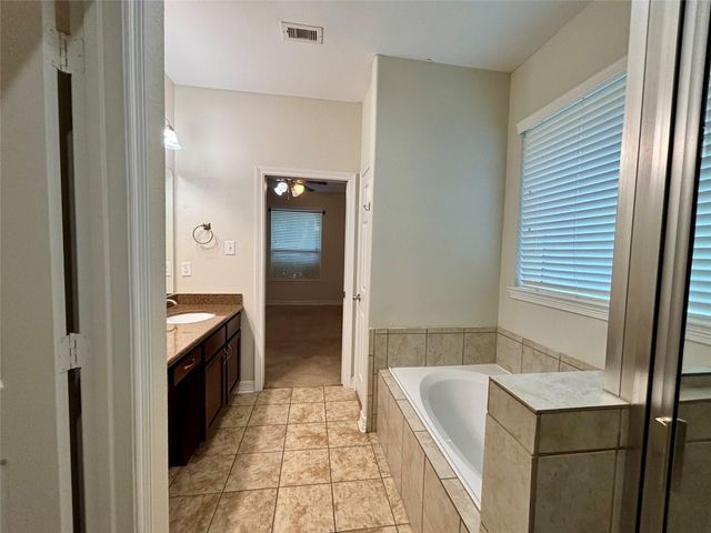 6013 Dublin Lane, Pearland, TX 77581