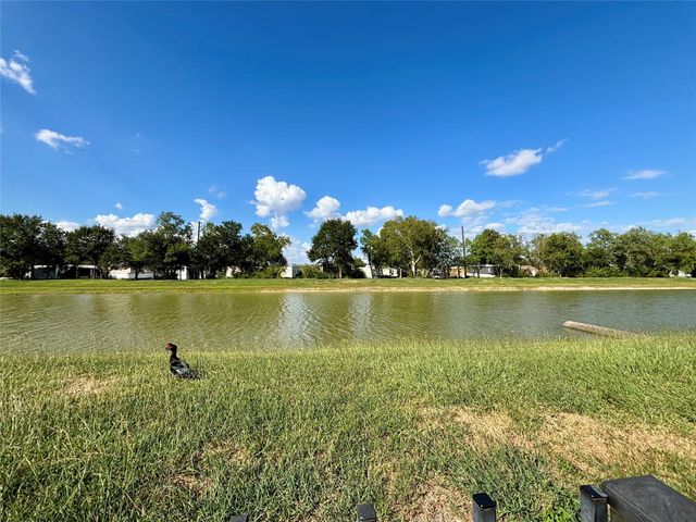 6013 Dublin Lane, Pearland, TX 77581