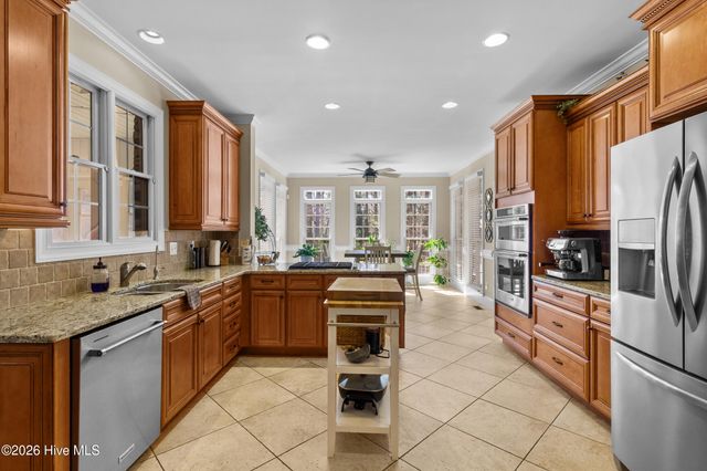 1502 Zurich Place, New Bern, NC 28562