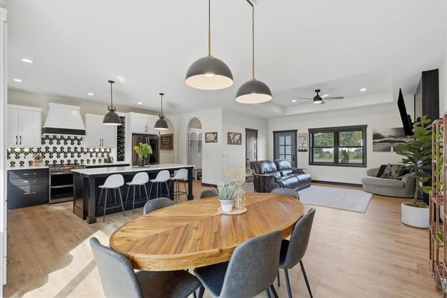 5022 Woodlands Drive, Eau Claire, WI 54703