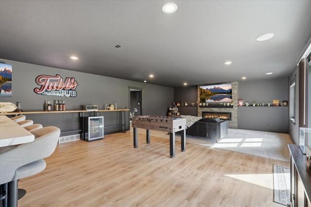5022 Woodlands Drive, Eau Claire, WI 54703