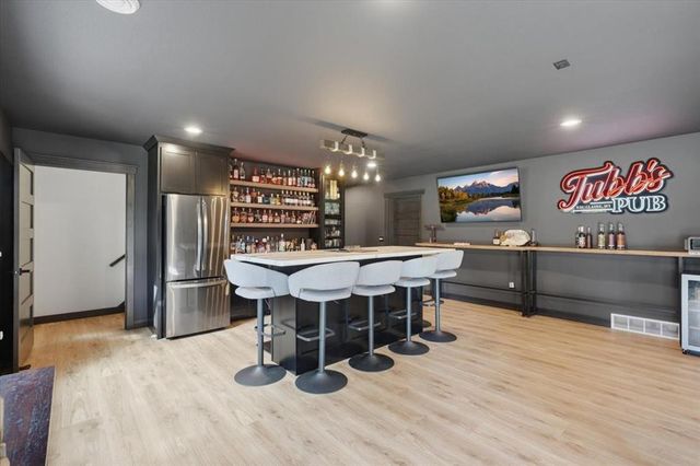 5022 Woodlands Drive, Eau Claire, WI 54703
