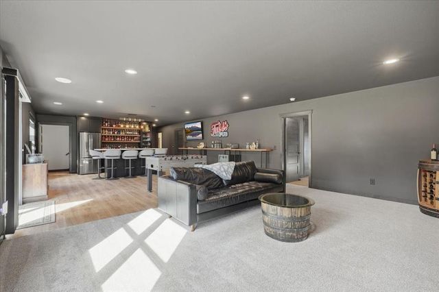 5022 Woodlands Drive, Eau Claire, WI 54703