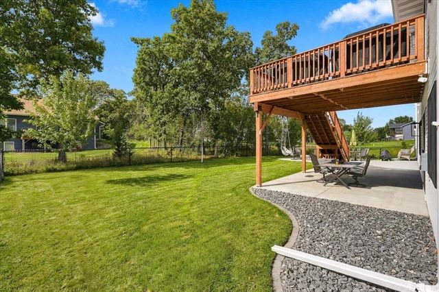 5022 Woodlands Drive, Eau Claire, WI 54703