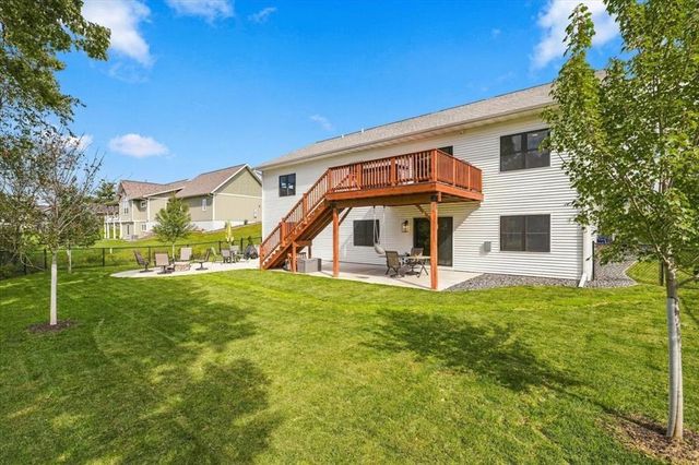 5022 Woodlands Drive, Eau Claire, WI 54703