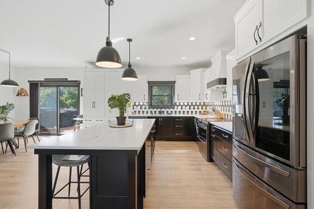 5022 Woodlands Drive, Eau Claire, WI 54703